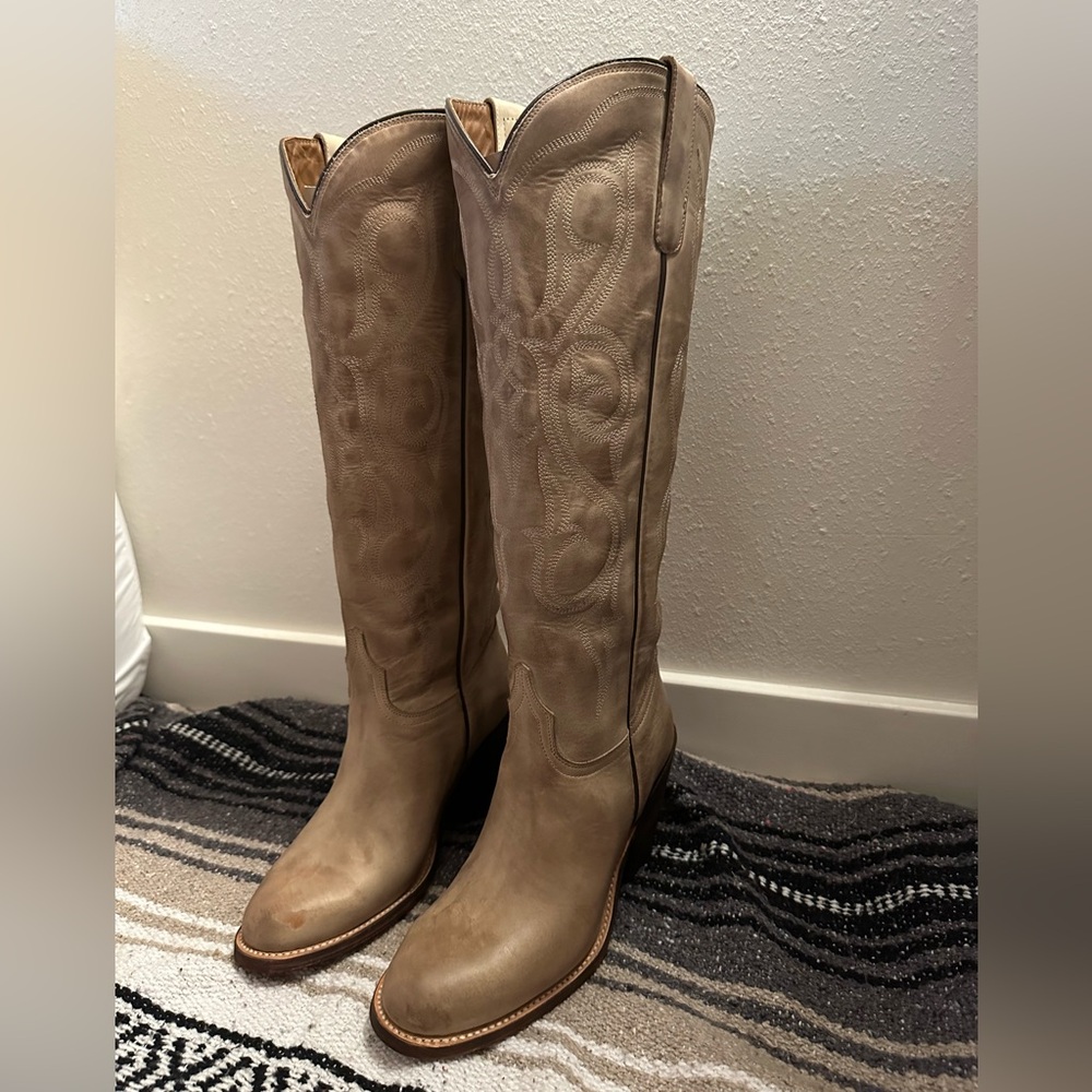 Lucchese VANESSA BOOTS SIZE 7B